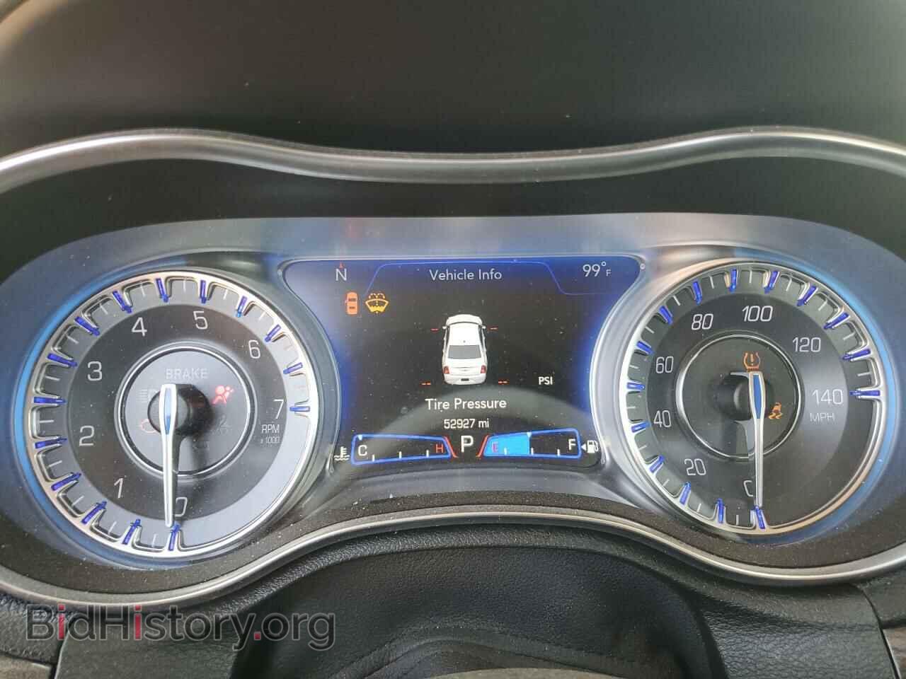 2019 CHRYSLER 300 - VIN: 2C3CCAAG0KH745887 - Фото 9