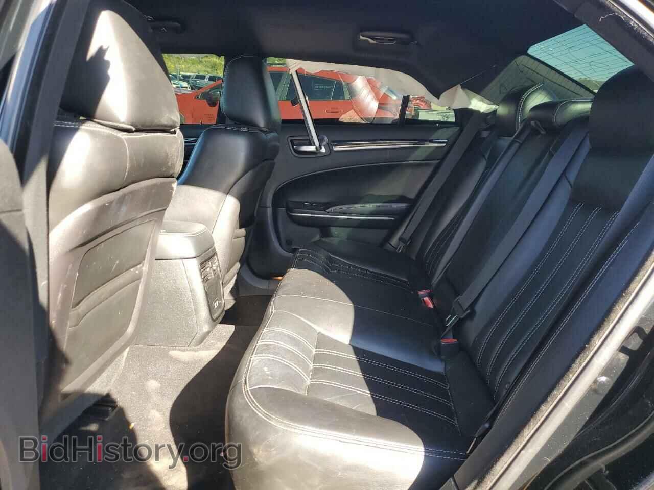 2019 CHRYSLER 300 - VIN: 2C3CCABG0KH562889 - Фото 10