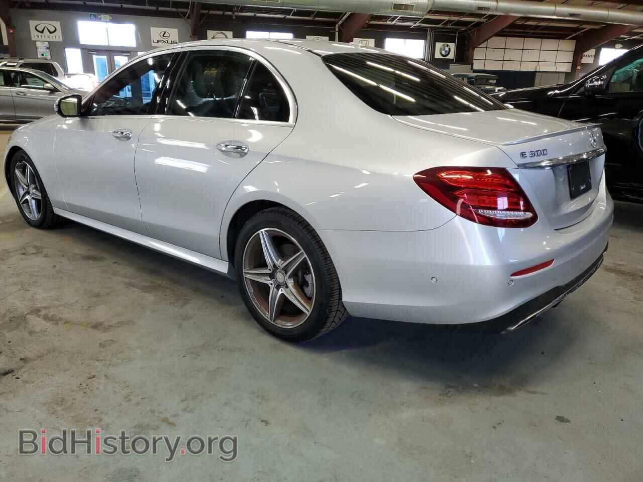 2017 MERCEDES-BENZ E-CLASS - VIN: WDDZF4KB3HA058952 - Фото 2
