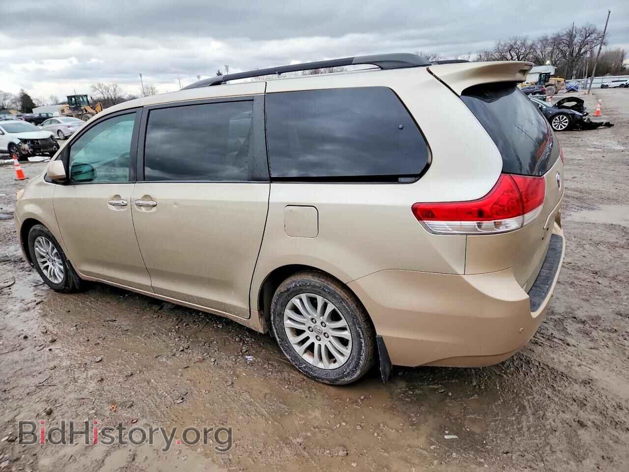 2013 TOYOTA All Models - VIN: 5TDYK3DC5DS387859 - Фото 2