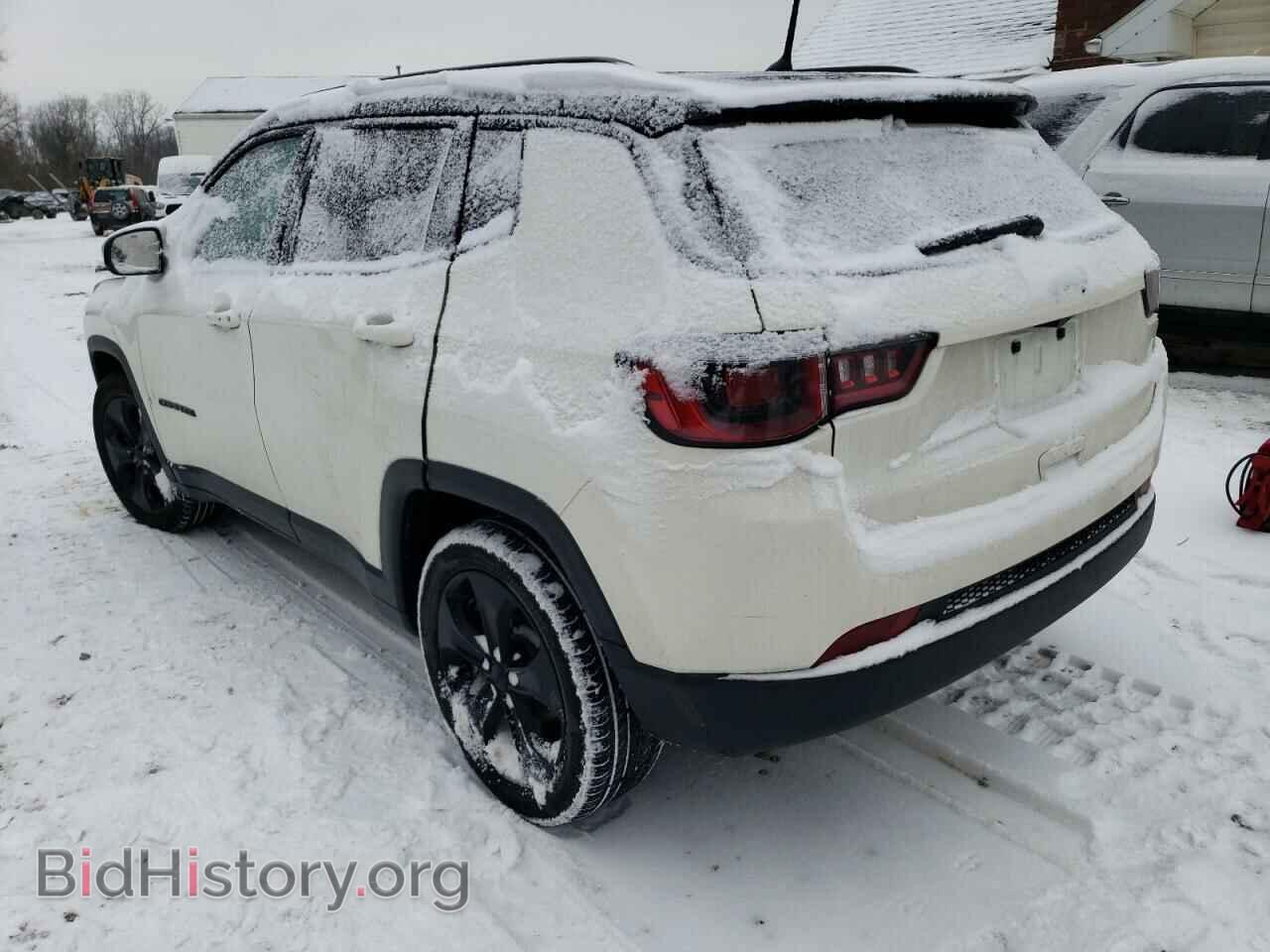 2018 JEEP COMPASS - VIN: 3C4NJCBB1JT407378 - Фото 2