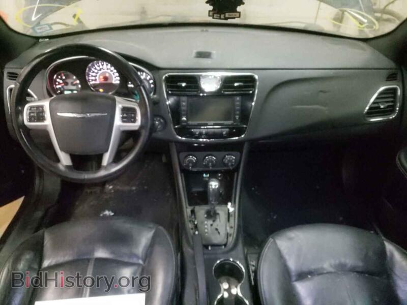 2011 Chrysler 200 (VIN 1C3BC2FB1BN582690) — фото 8 из 12