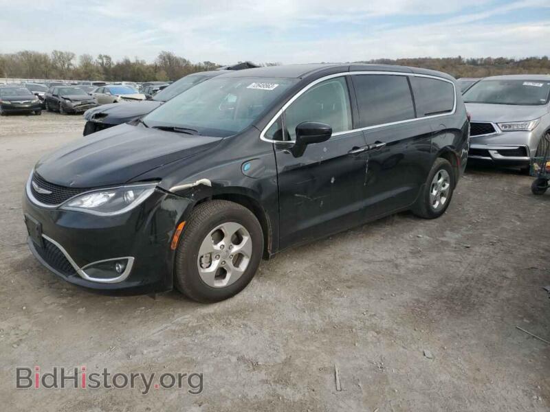 2020 Chrysler PACIFICA Hybrid Touring (VIN 2C4RC1H71LR282407) — фото 1 из 13, Copart, повреждение: по всему кузову