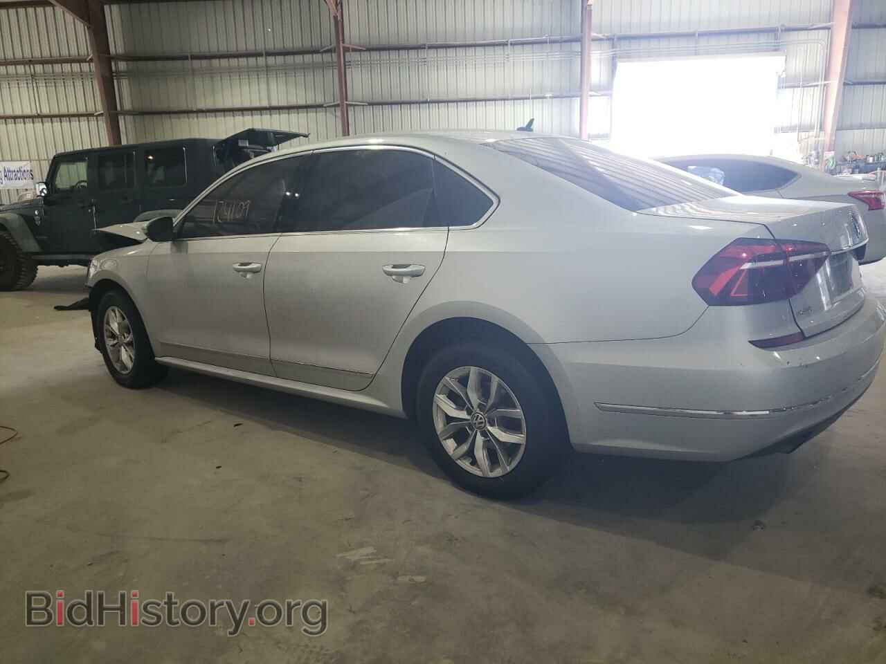 2017 VOLKSWAGEN PASSAT - VIN: 1VWAT7A34HC050016 - Фото 2