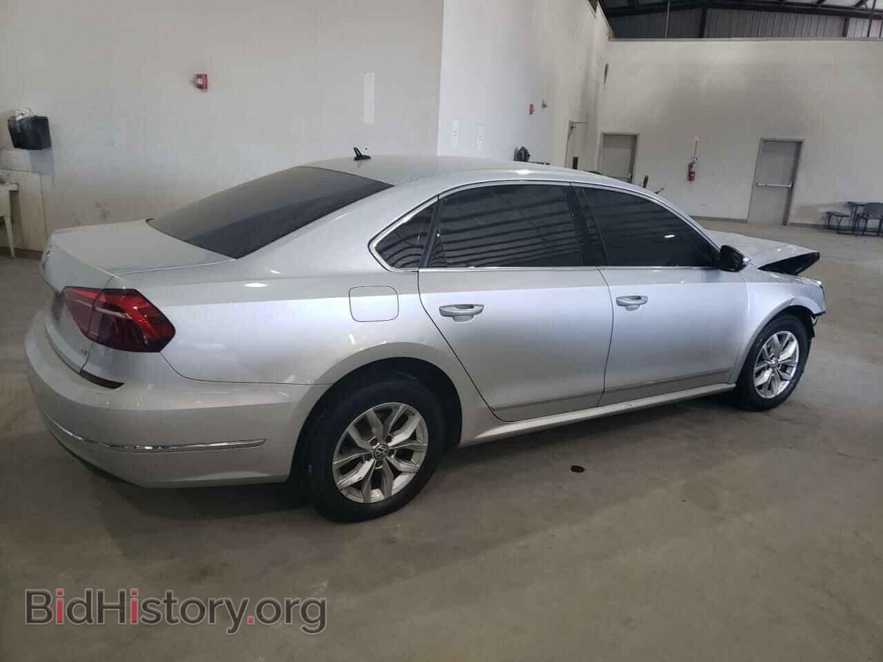 2017 VOLKSWAGEN PASSAT - VIN: 1VWAT7A34HC050016 - Фото 3