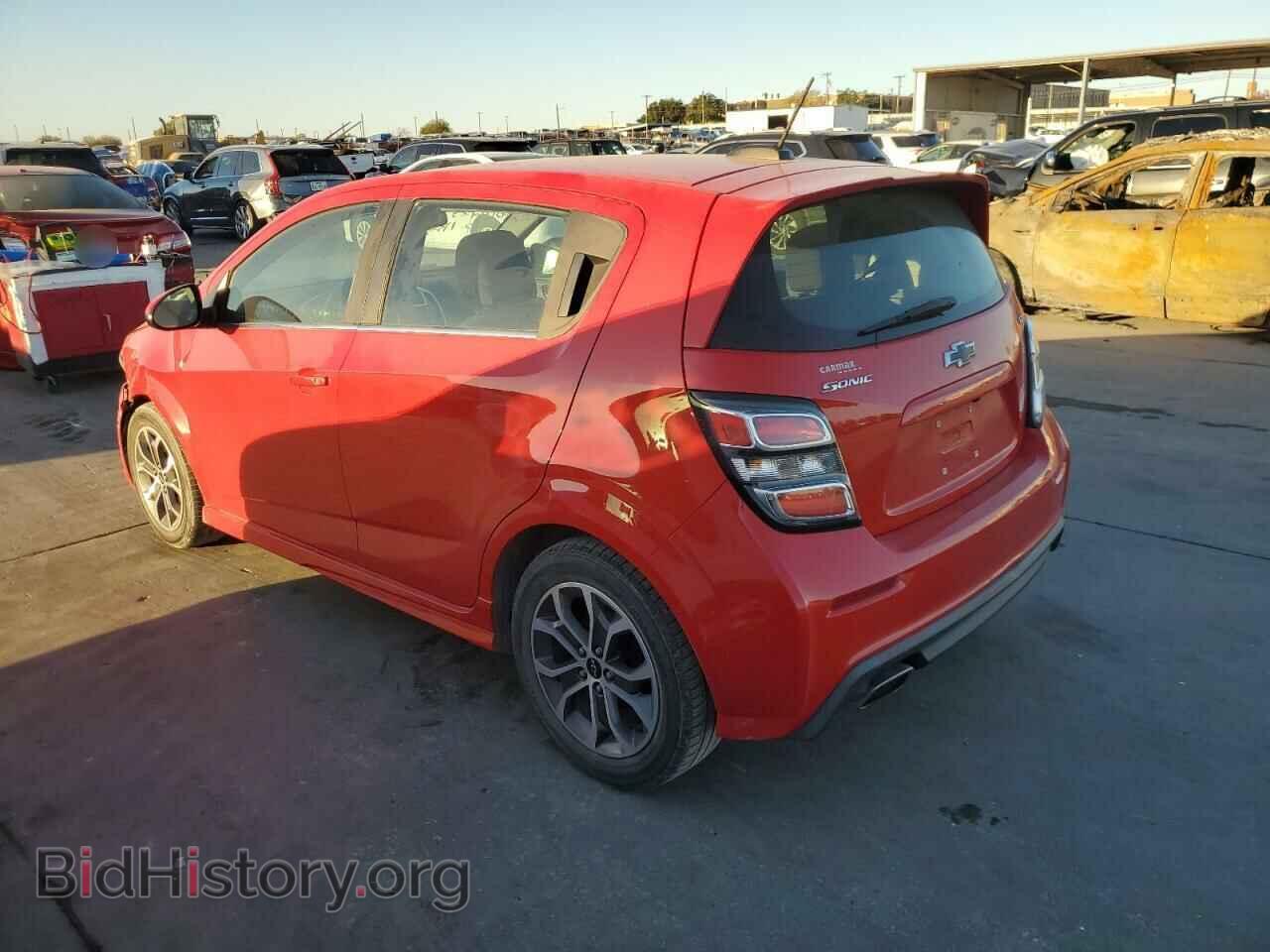 2018 CHEVROLET SONIC - VIN: 1G1JD6SH5J4100340 - Фото 2