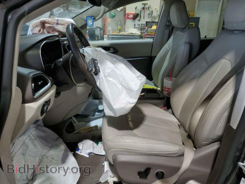 2020 Chrysler PACIFICA (VIN 2C4RC1BG5LR275534) — photo 7 of 13