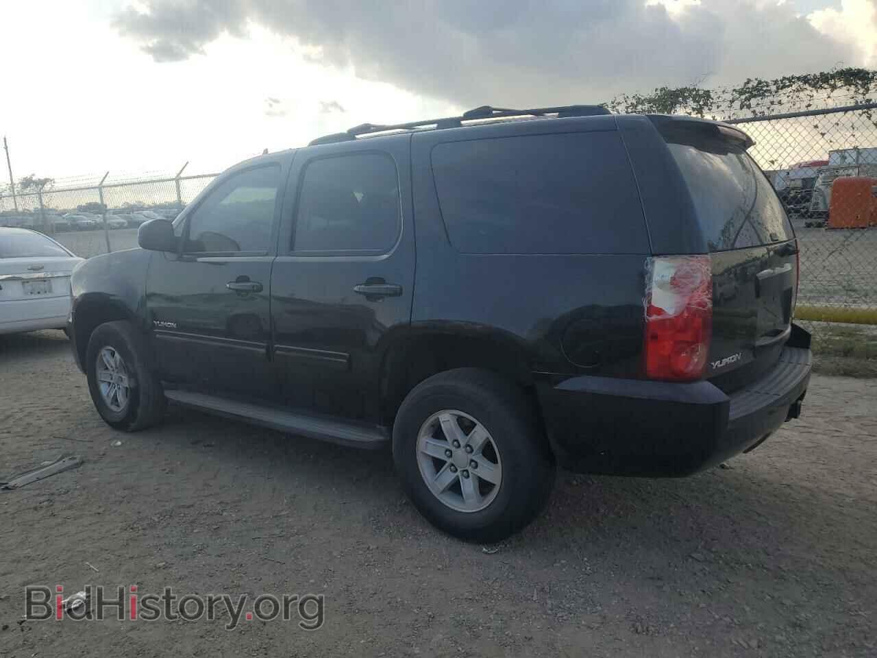 2013 GMC YUKON - VIN: 1GKS1AE04DR159291 - Photo 2