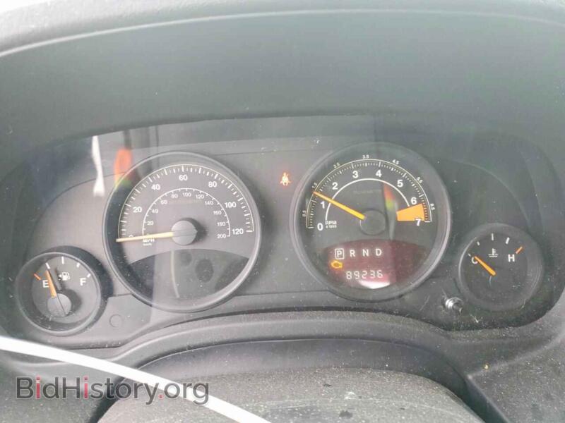 2014 Jeep COMPASS (VIN 1C4NJCBA4ED774598) — photo 9 of 15