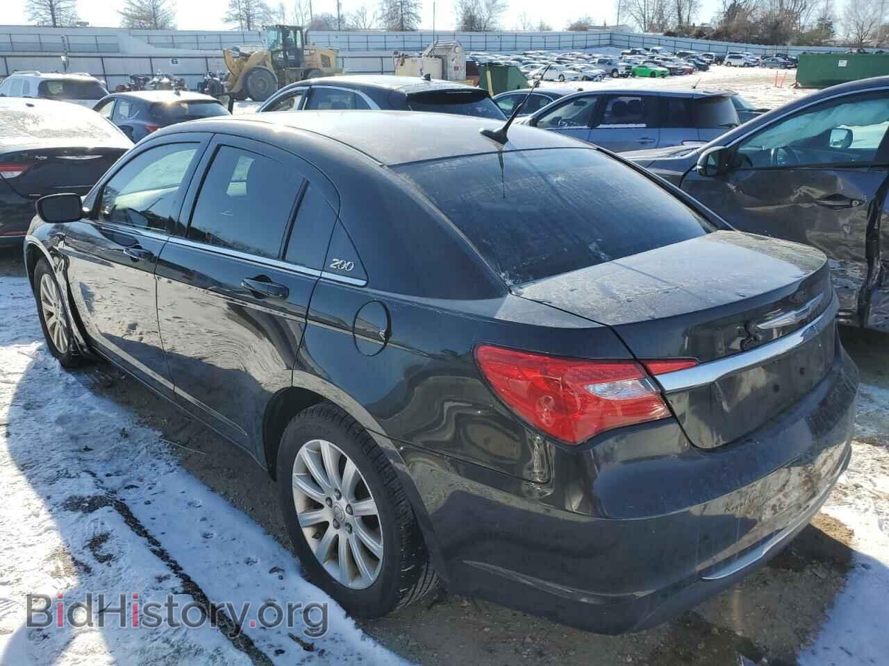 2011 CHRYSLER 200 - VIN: 1C3BC1FB2BN514716 - Photo 2