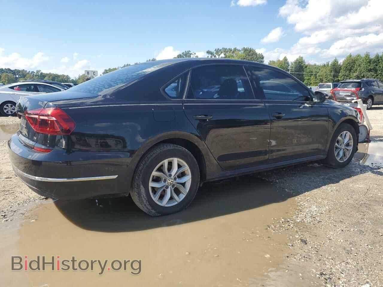 2018 VOLKSWAGEN PASSAT - VIN: 1VWAA7A39JC006265 - Фото 3