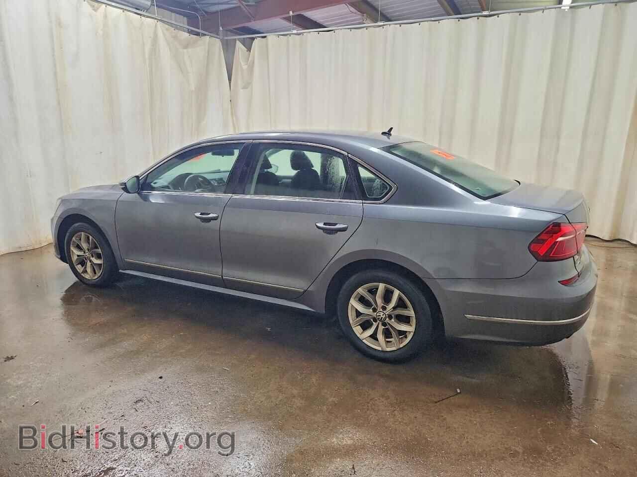2017 VOLKSWAGEN PASSAT - VIN: 1VWAT7A35HC042202 - Фото 2