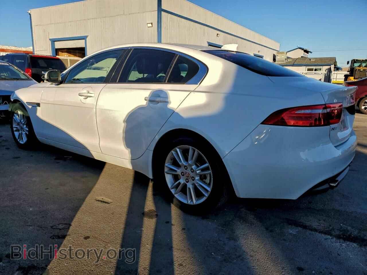 2017 JAGUAR XE - VIN: SAJAD4BG5HA975952 - Фото 2