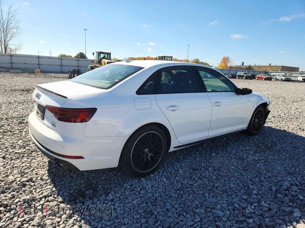 2018 AUDI A4 - VIN: WAUFNAF4XJA062249 - Фото 3