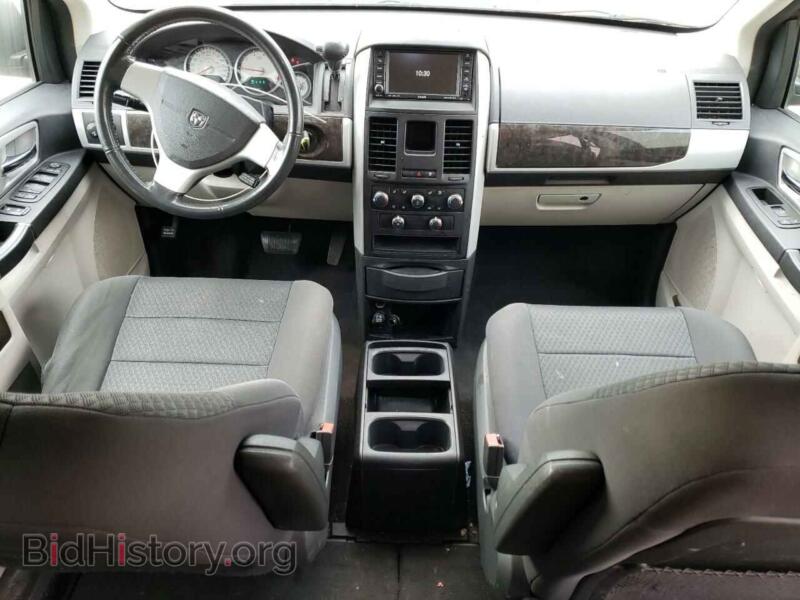 2010 Dodge CARAVAN (VIN 2D4RN6DX6AR379048) — фото 8 из 13
