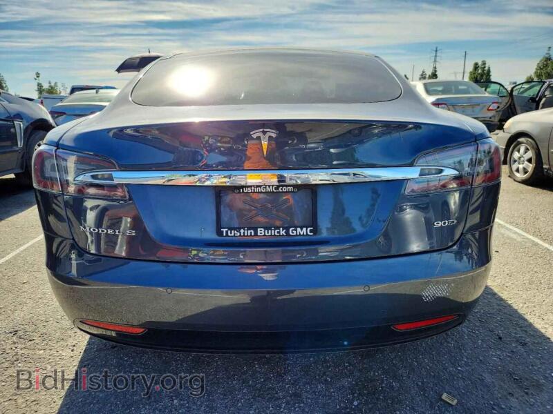 2016 Tesla MODEL S (VIN 5YJSA1E29GF141053) — фото 6 из 13