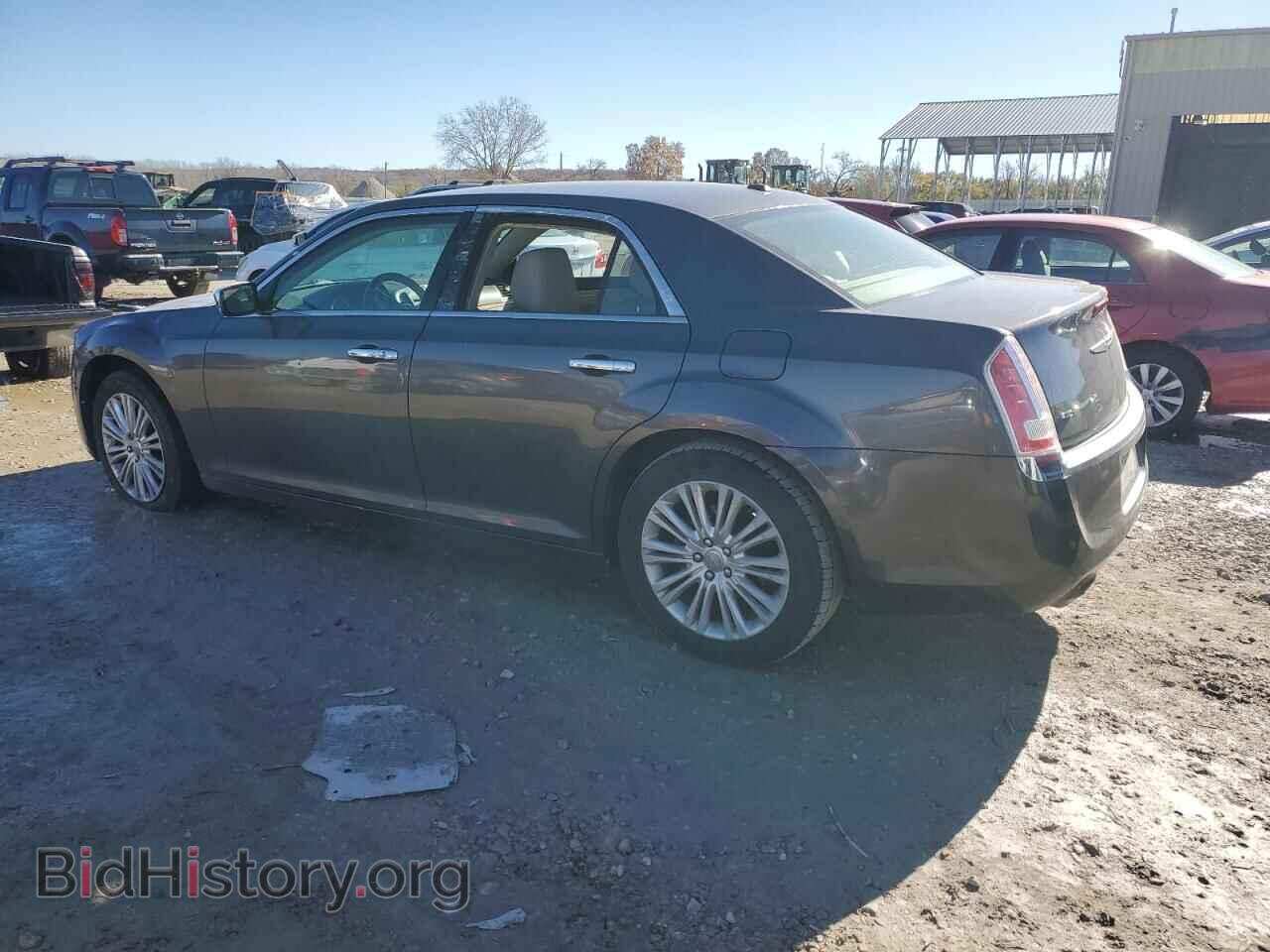 2014 CHRYSLER 300 - VIN: 2C3CCAKGXEH260448 - Фото 2