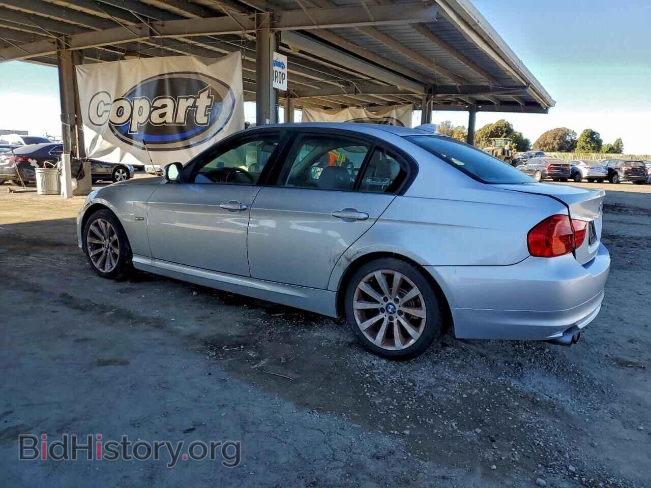 2011 BMW 3 SERIES - VIN: WBAPH5C55BA445775 - Фото 2