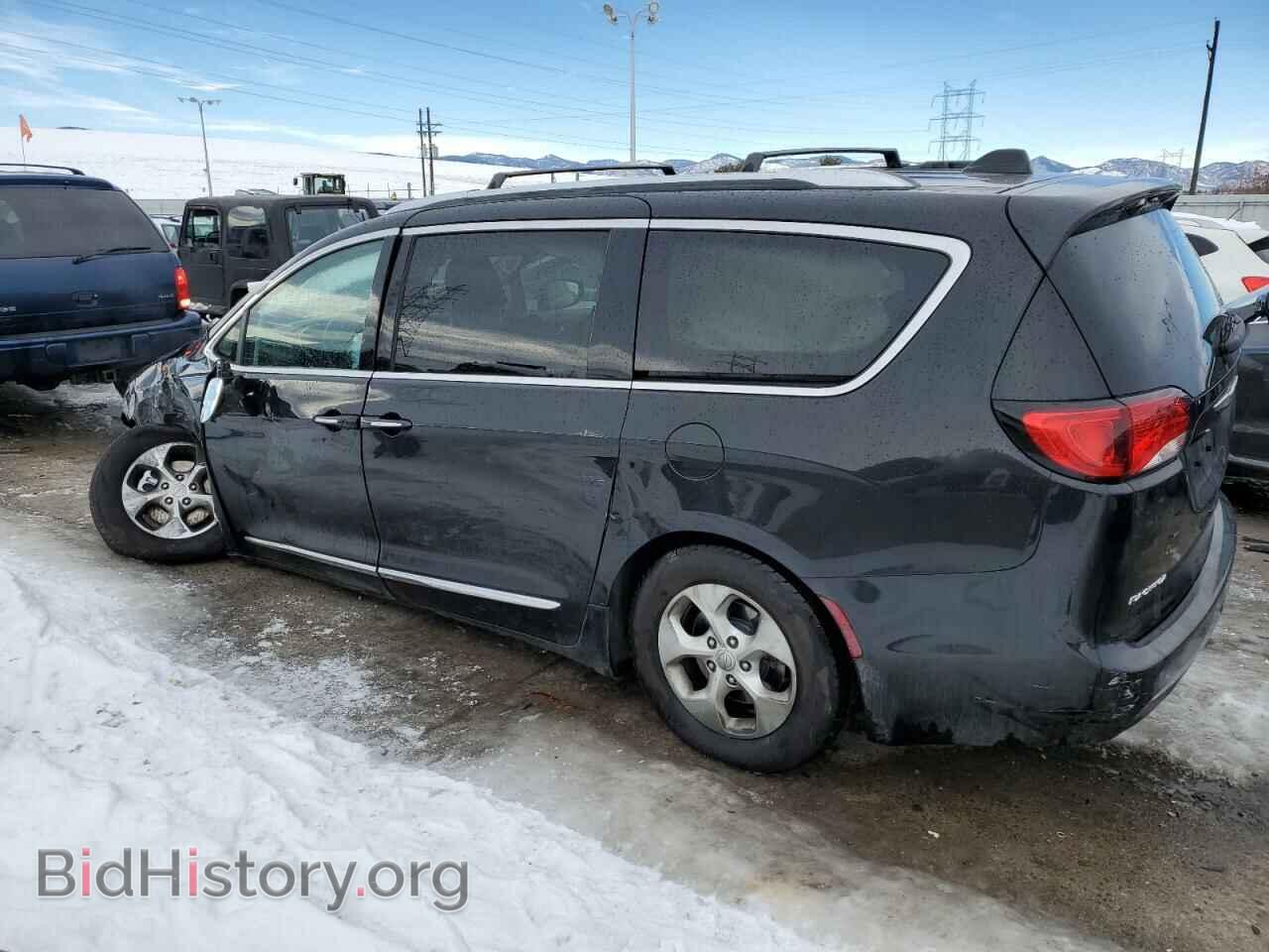 2017 CHRYSLER PACIFICA - VIN: 2C4RC1EG2HR759681 - Photo 2