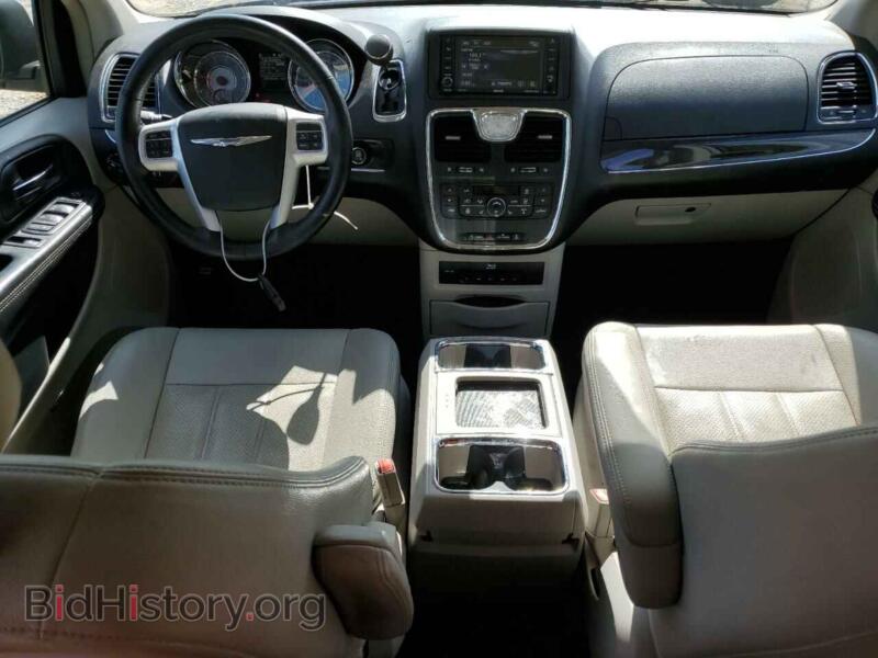2016 Chrysler MINIVAN (VIN 2C4RC1CG2GR222021) — photo 8 of 14