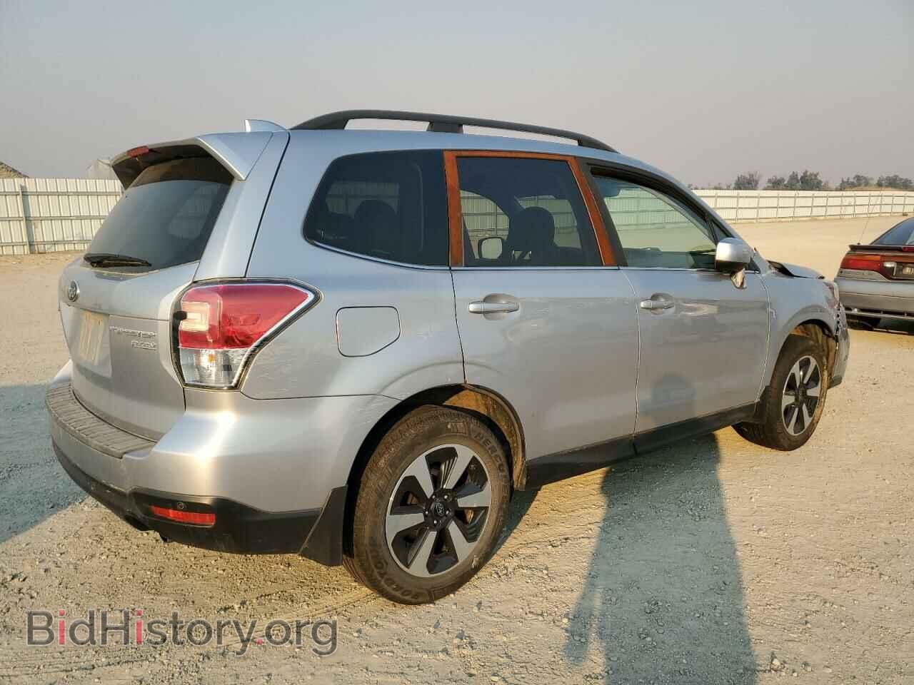 2017 SUBARU FORESTER - VIN: JF2SJARC0HH576517 - Фото 3