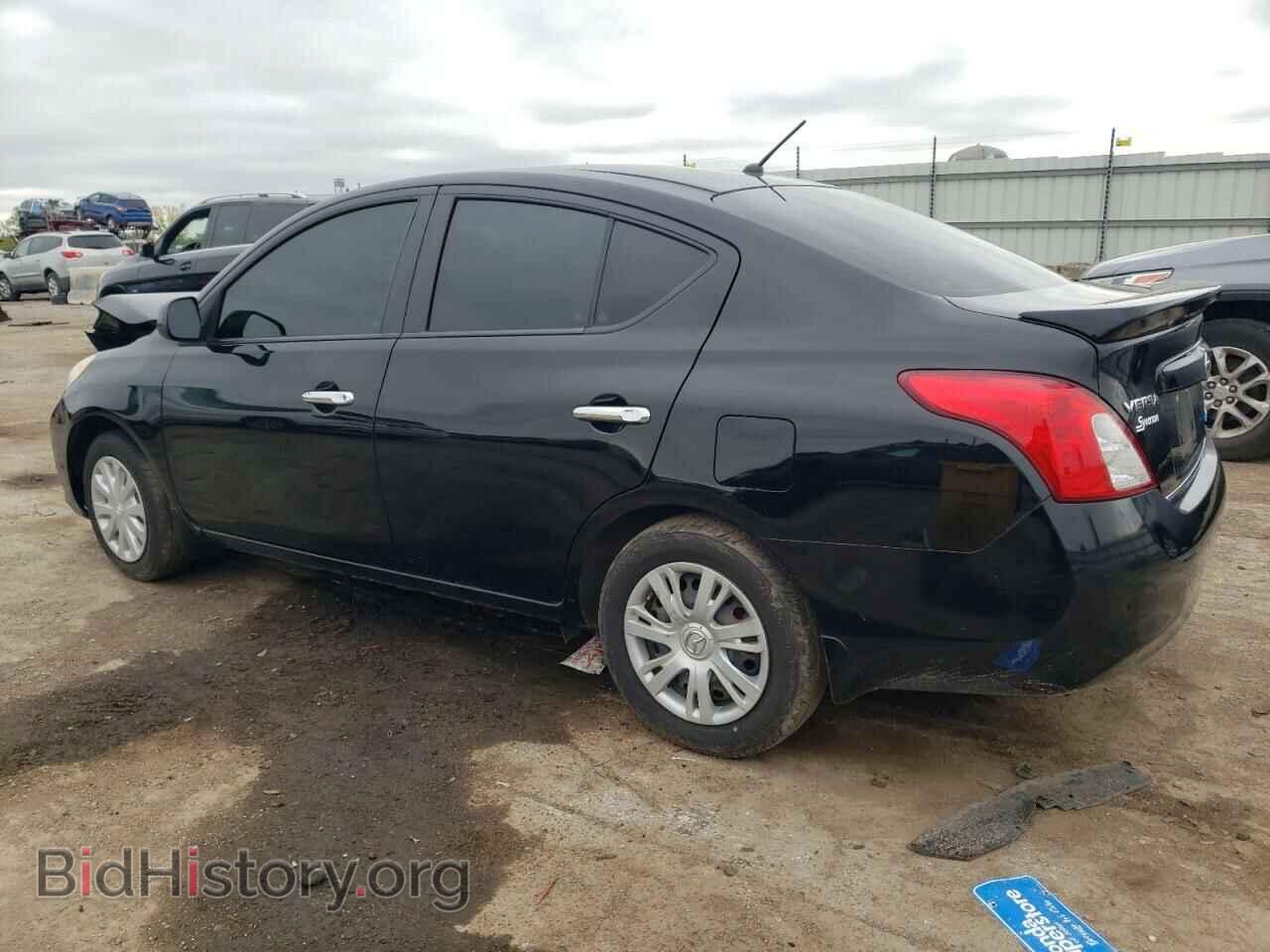2013 NISSAN VERSA - VIN: 3N1CN7AP2DL880228 - Фото 2