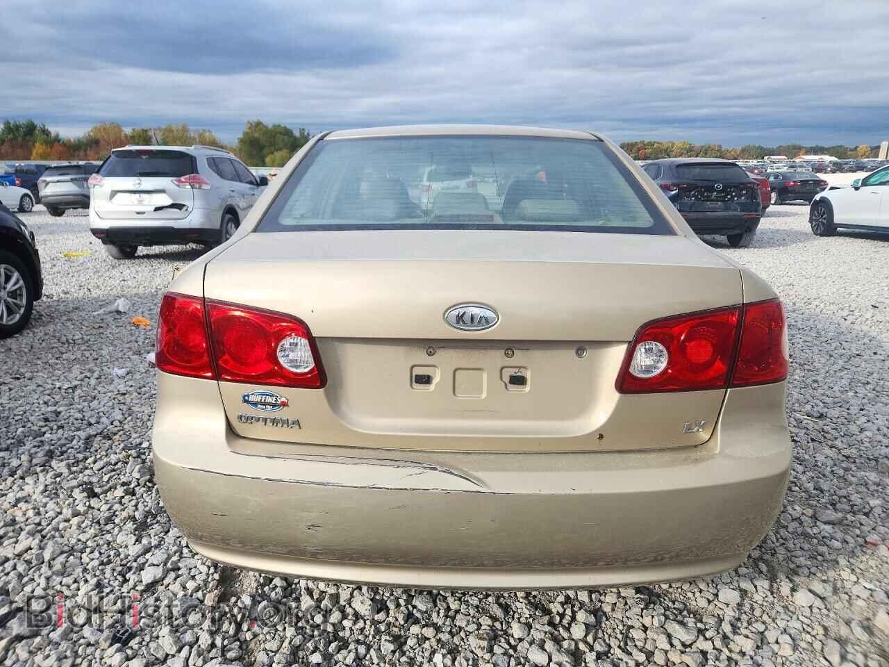 2008 KIA OPTIMA - VIN: KNAGE123785227629 - Photo 6