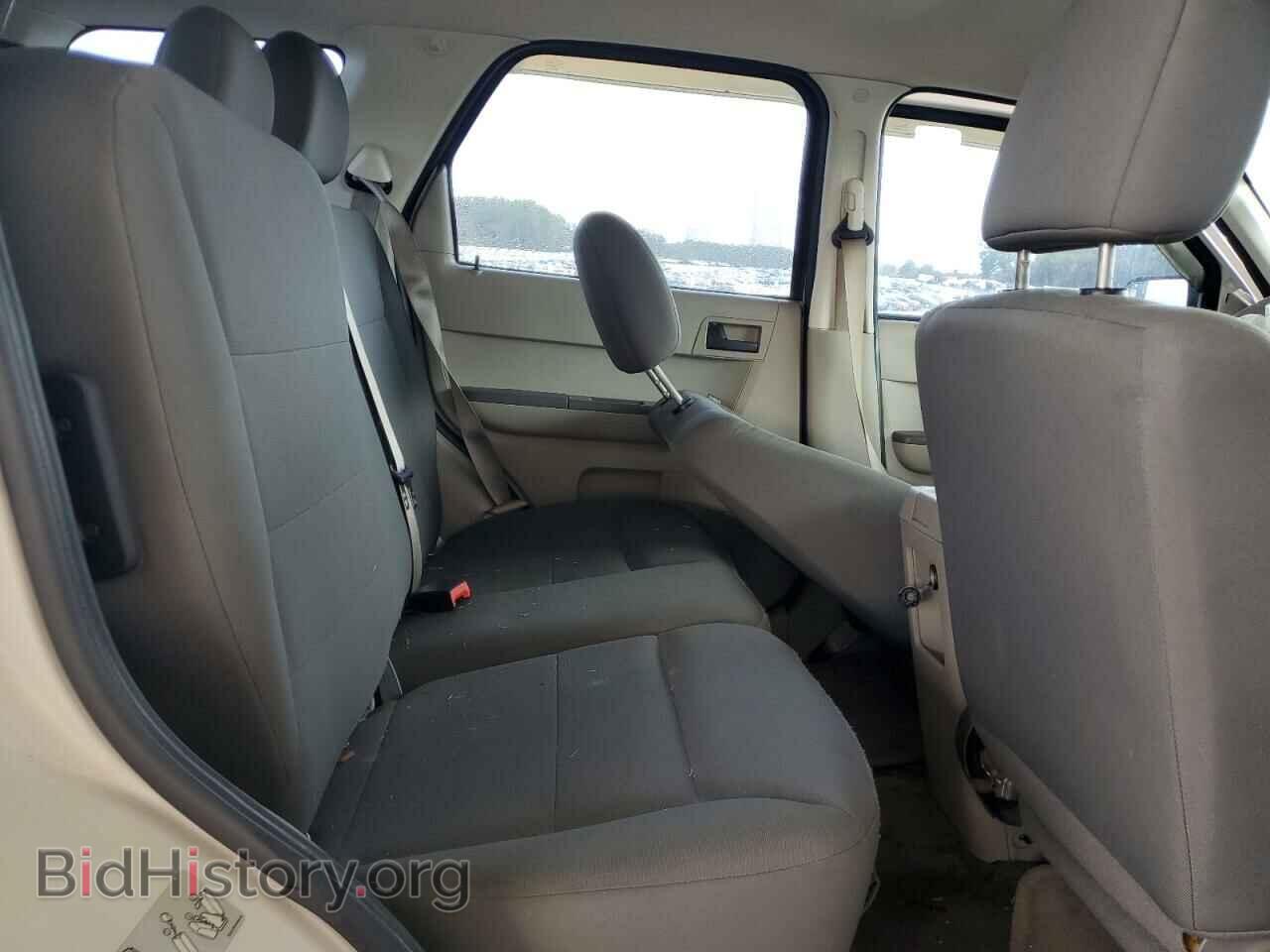 2010 FORD ESCAPE - VIN: 1FMCU0C70AKB80558 - Фото 11