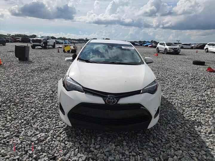 2018 TOYOTA COROLLA - VIN: 5YFBURHE0JP825657 - Фото 13