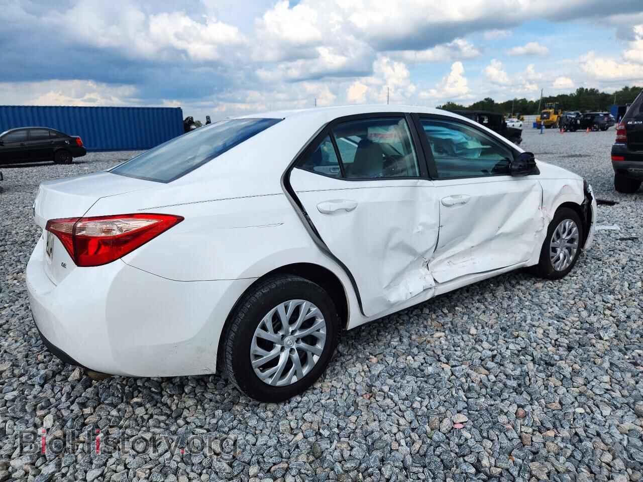 2018 TOYOTA COROLLA - VIN: 5YFBURHE0JP825657 - Фото 3