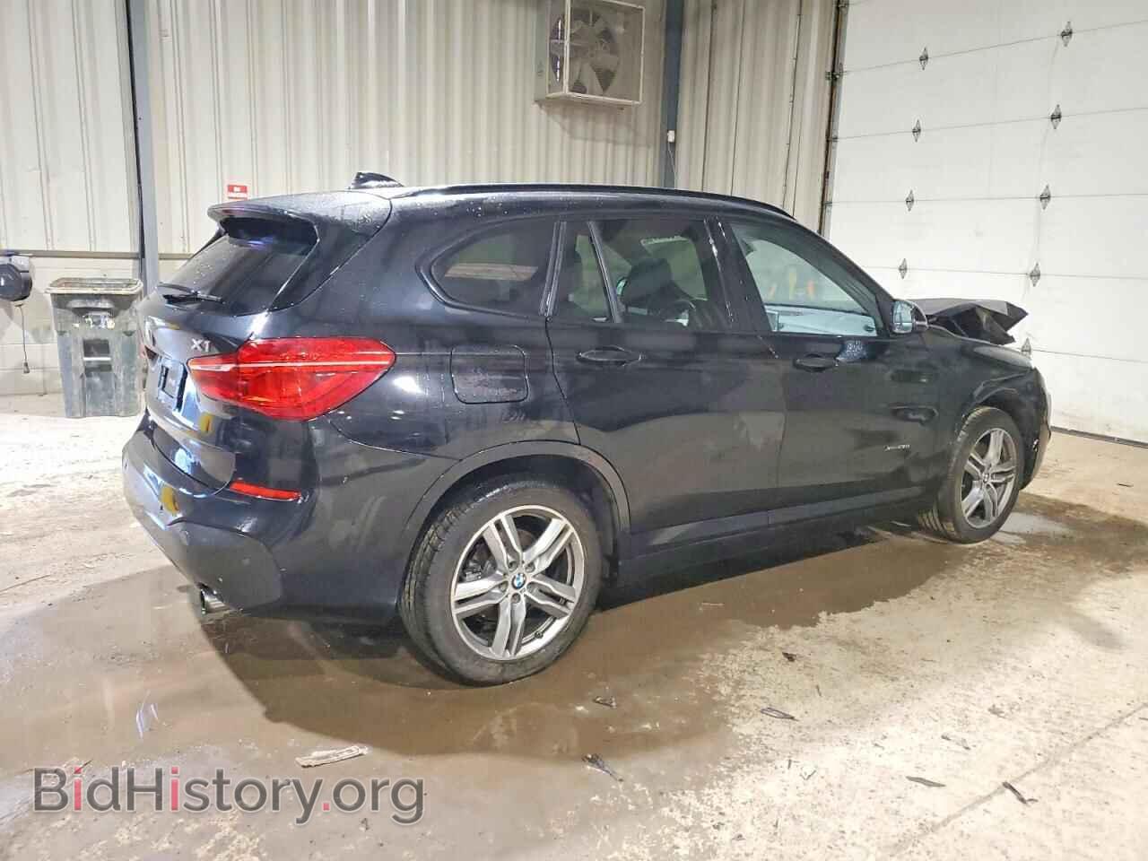 2017 BMW X1 - VIN: WBXHT3C37H5F72432 - Фото 3