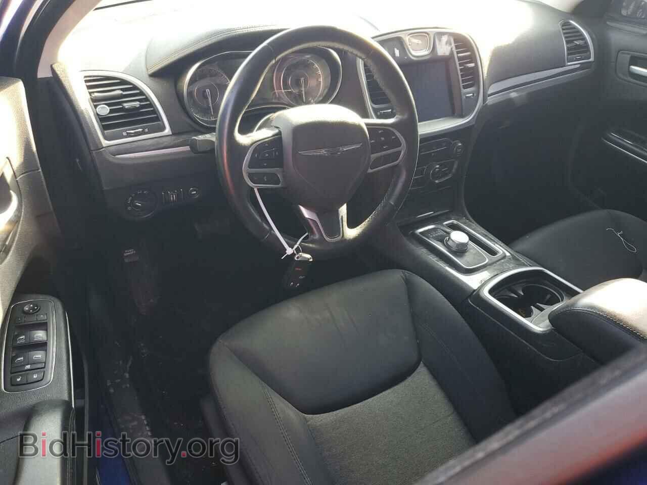 2019 CHRYSLER 300 - VIN: 2C3CCAAG7KH755896 - Фото 8