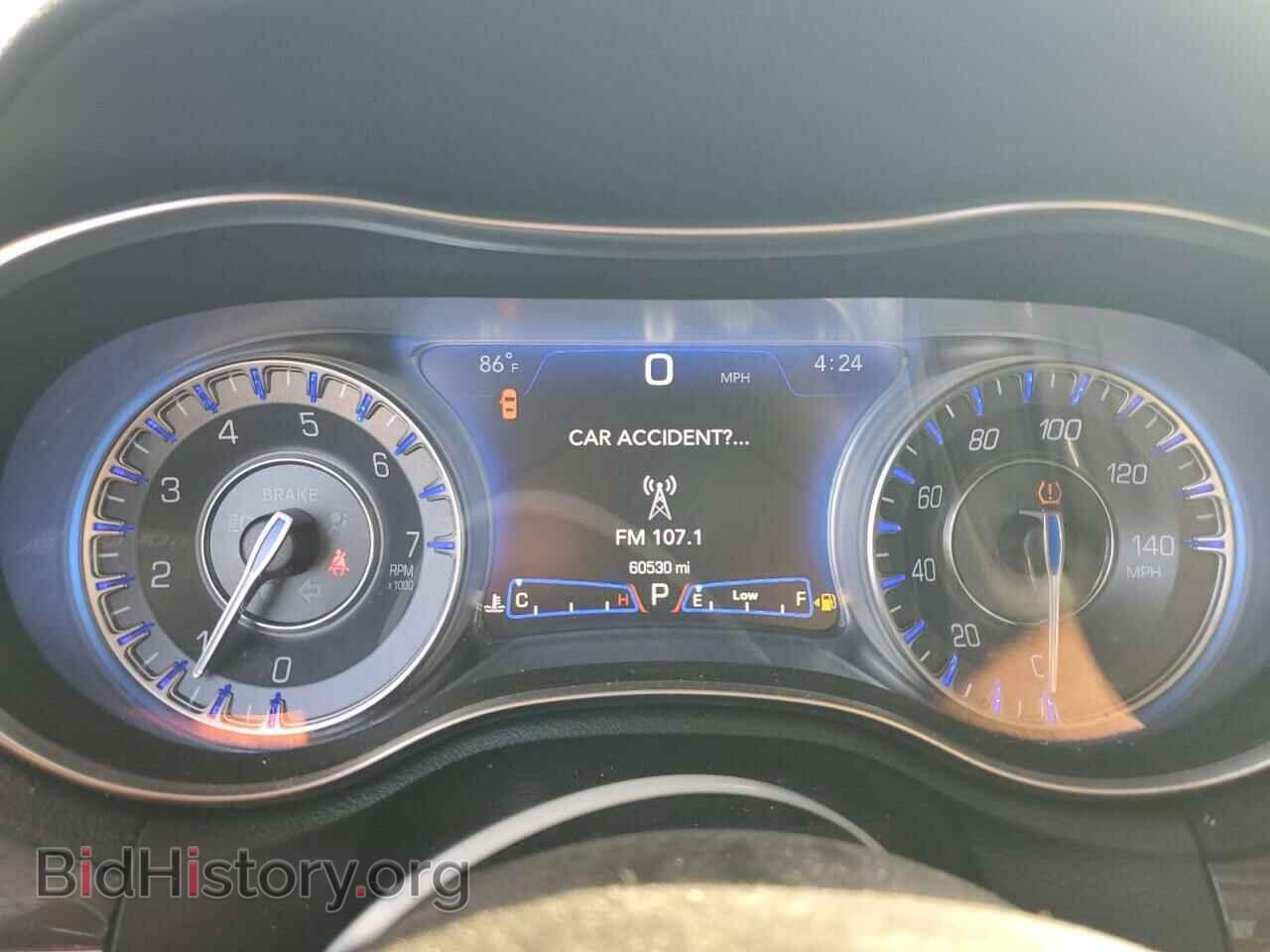2019 CHRYSLER 300 - VIN: 2C3CCAAG7KH755896 - Фото 9