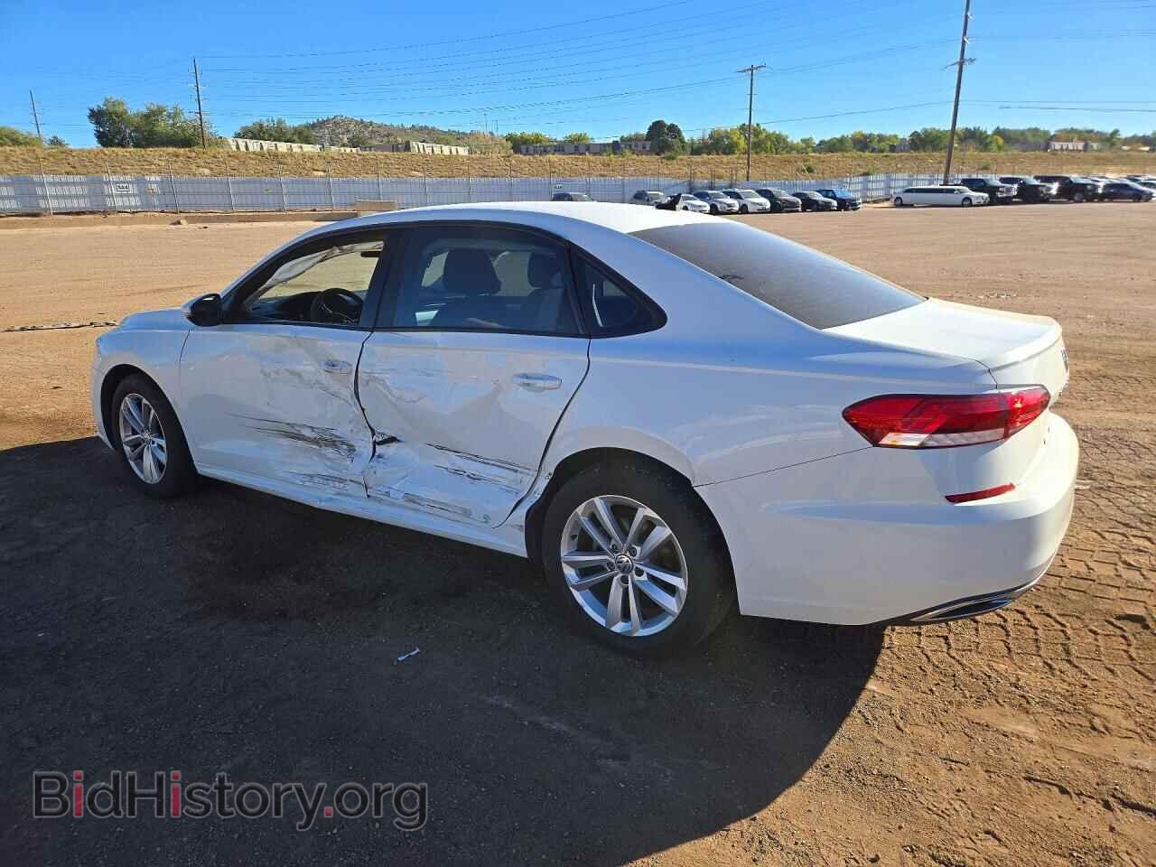 2020 VOLKSWAGEN PASSAT - VIN: 1VWAA7A38LC017521 - Photo 2