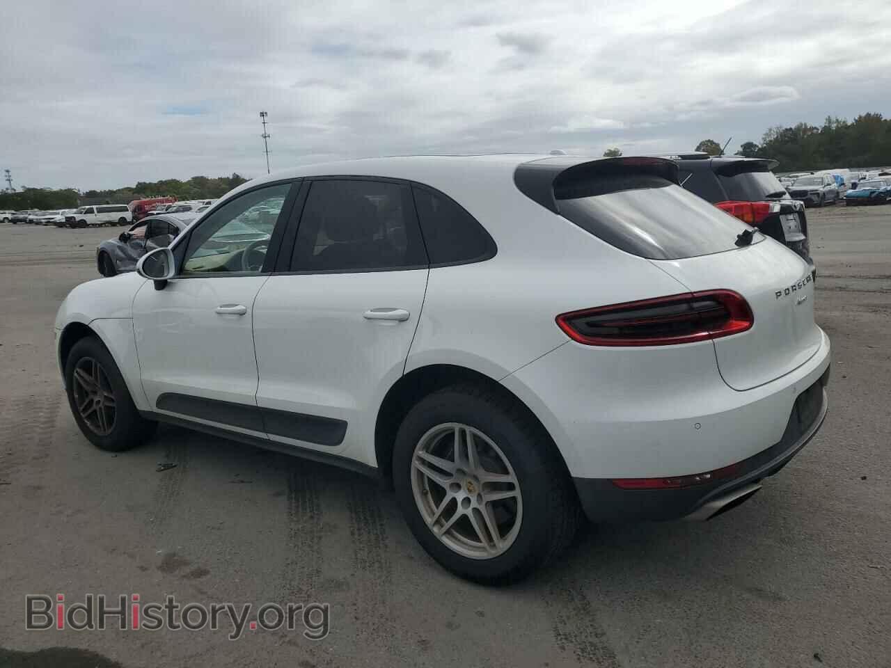 2017 PORSCHE MACAN - VIN: WP1AA2A52HLB03372 - Photo 2