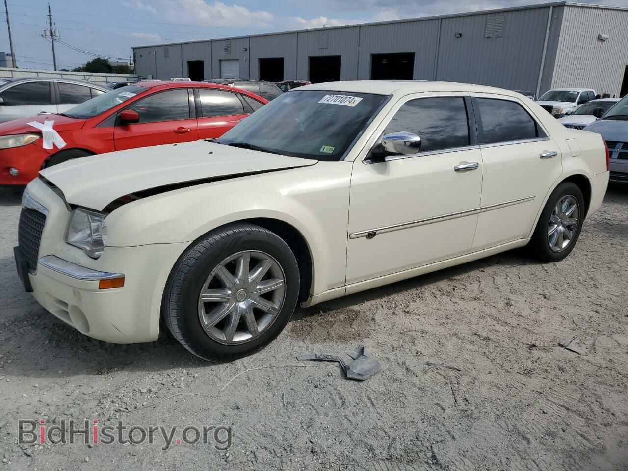 Фотография 2C3CA6CT6AH308696 - CHRYSLER 300 2010