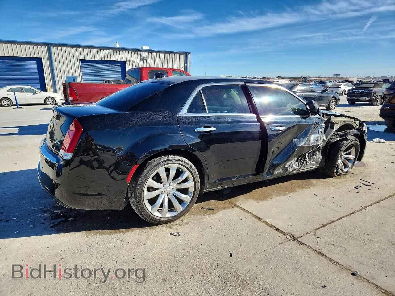 2019 CHRYSLER 300 - VIN: 2C3CCAEGXKH500895 - Фото 3