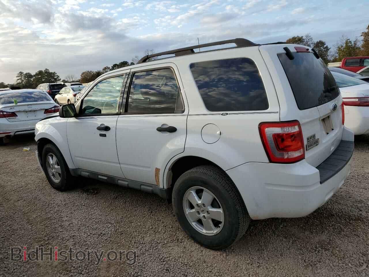 2011 FORD ESCAPE - VIN: 1FMCU0D71BKC54392 - Фото 2