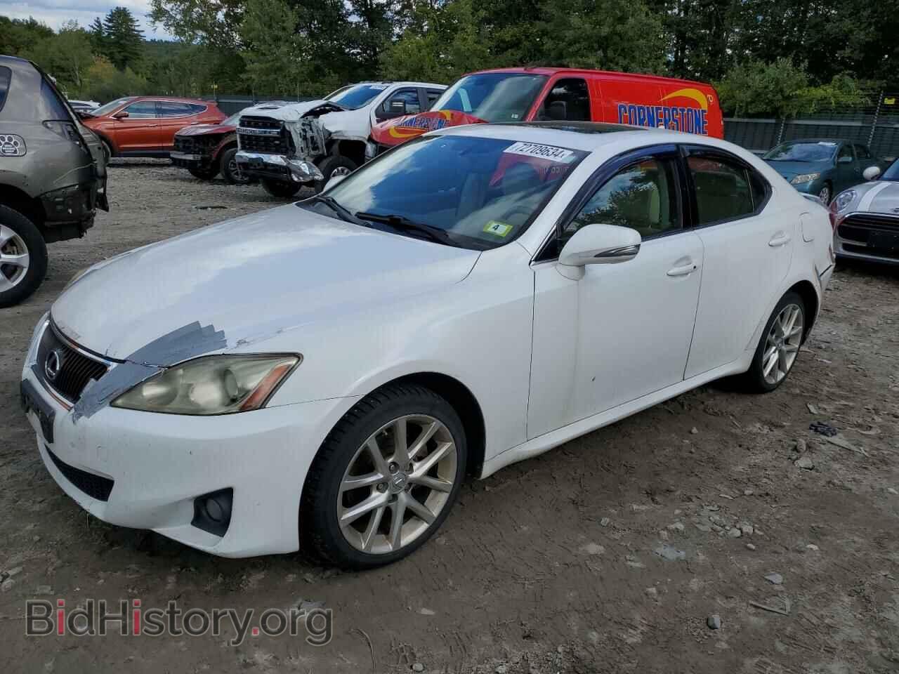 Photo JTHCF5C25B5050161 - LEXUS IS 2011