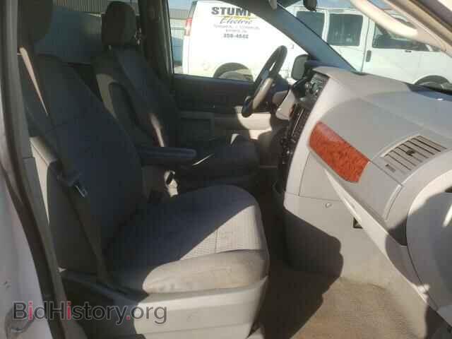 2008 CHRYSLER MINIVAN - VIN: 2A8HR44H48R708830 - Фото 5