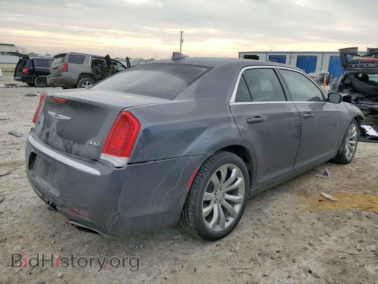 2017 CHRYSLER 300 - VIN: 2C3CCAAG8HH647151 - Фото 3