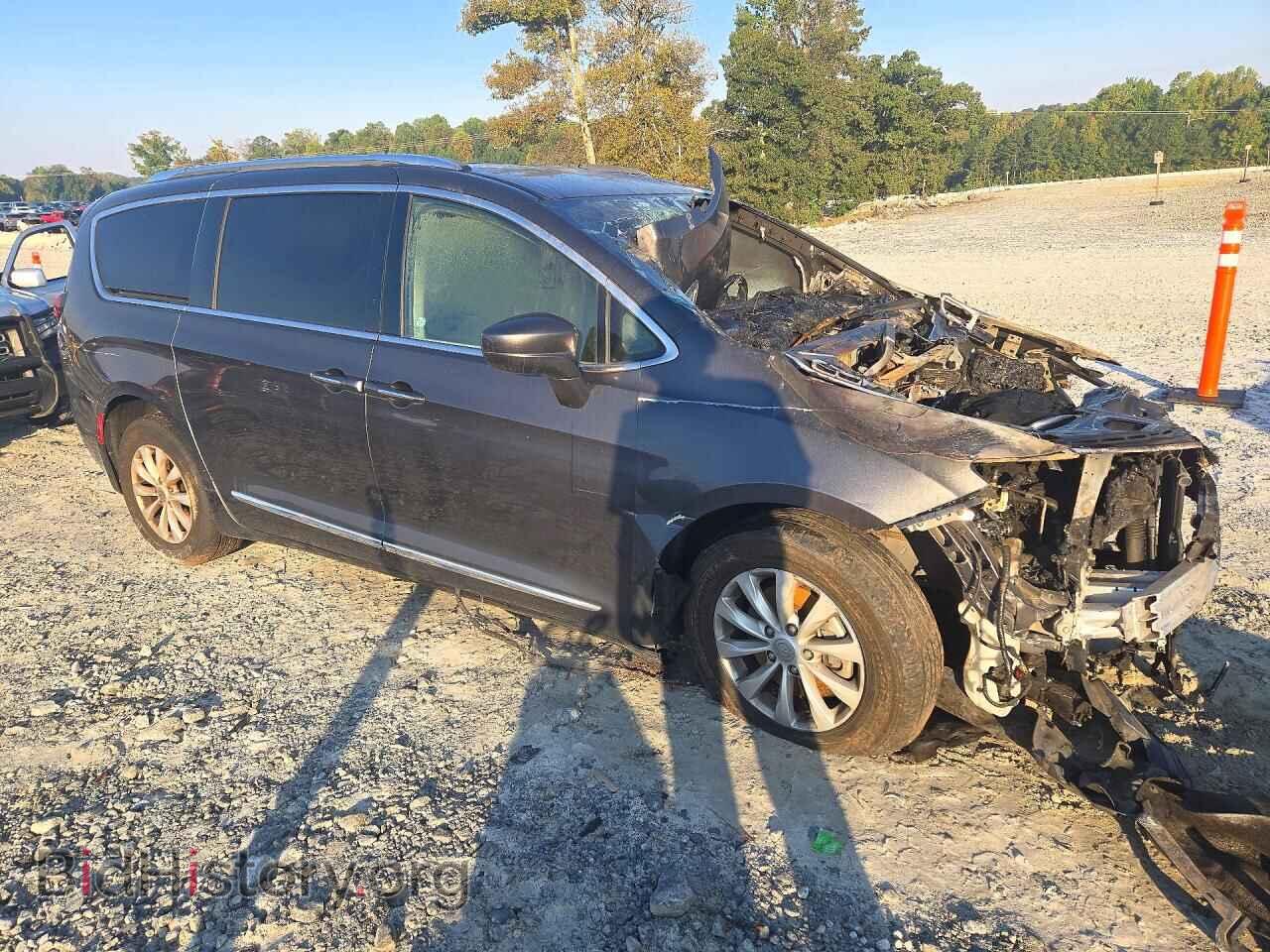 2018 Chrysler PACIFICA (VIN 2C4RC1BG0JR110794) — photo 4 of 14