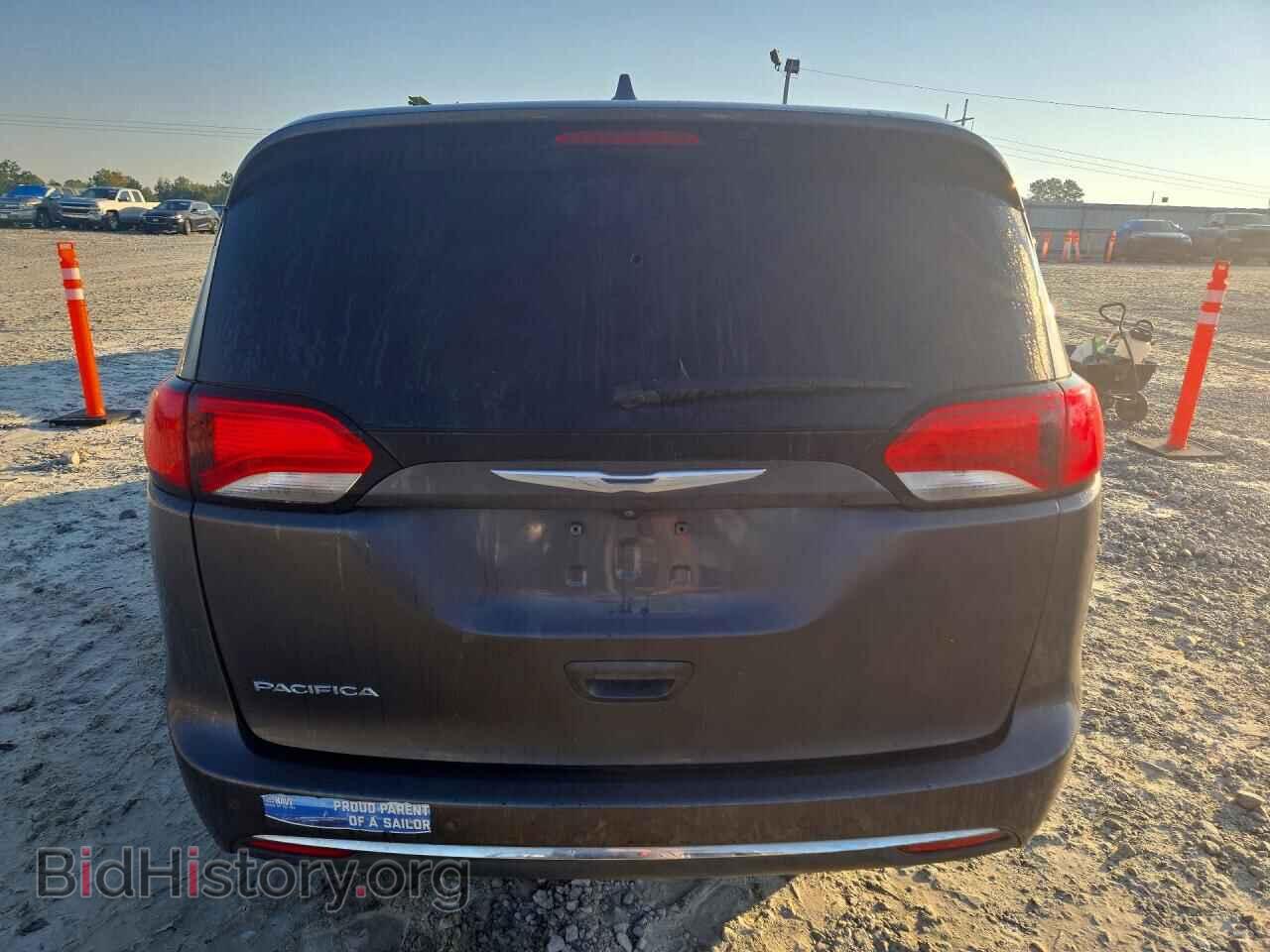 2018 Chrysler PACIFICA (VIN 2C4RC1BG0JR110794) — photo 6 of 14