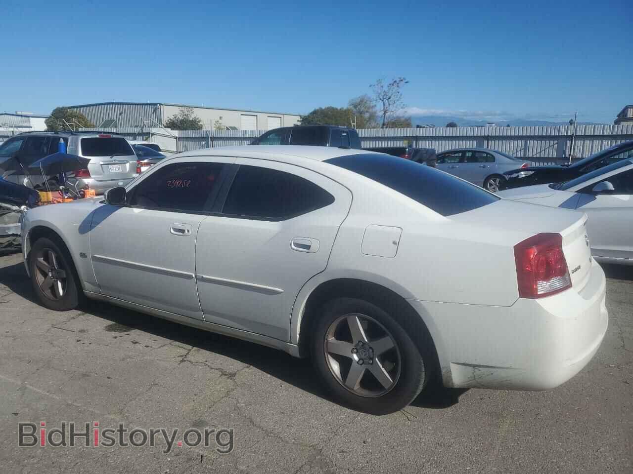 2010 DODGE CHARGER - VIN: 2B3CA3CV8AH135745 - Фото 2