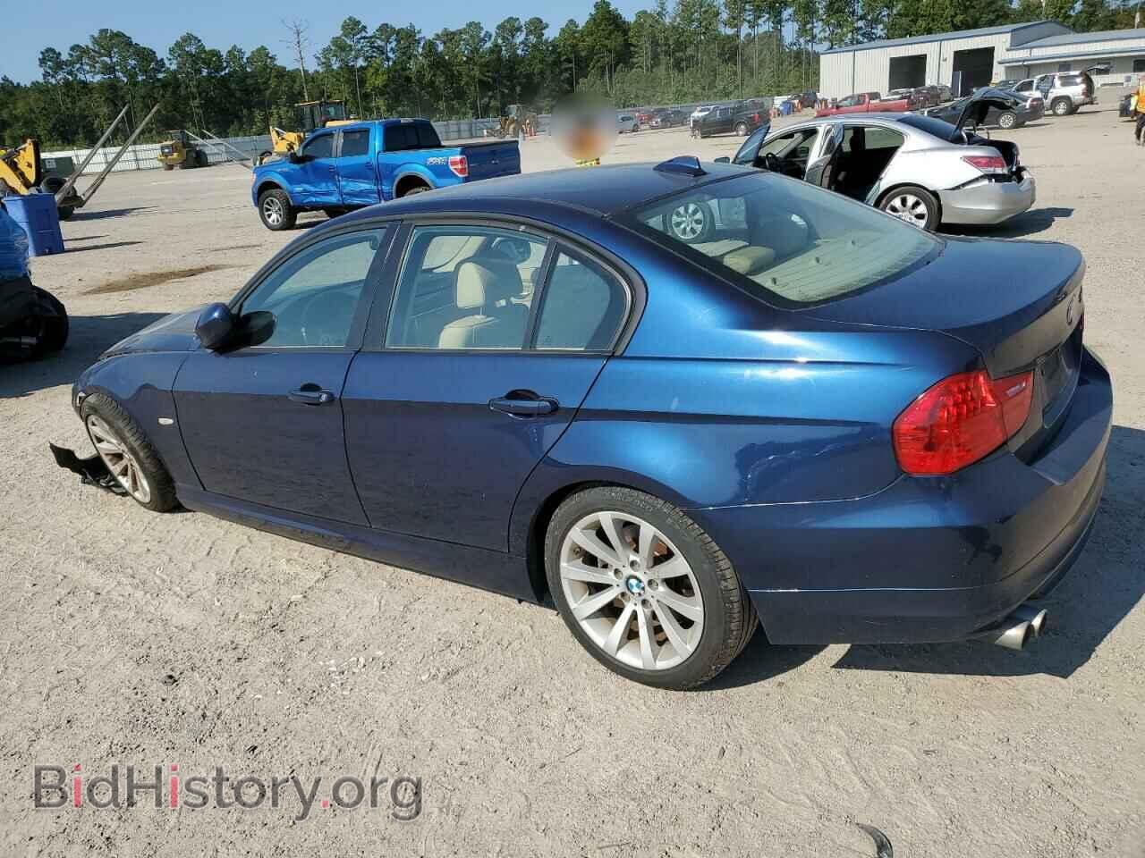 2011 BMW 3 SERIES - VIN: WBAPH7C50BE723812 - Фото 2