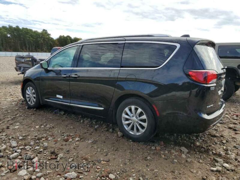2019 Chrysler PACIFICA (VIN 2C4RC1BG4KR703477) — photo 2 of 13
