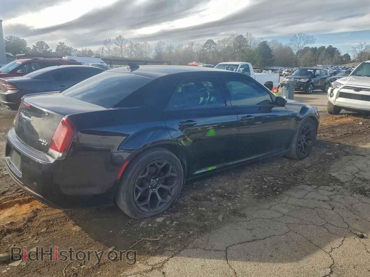 2019 CHRYSLER 300 - VIN: 2C3CCABG3KH625936 - Фото 3