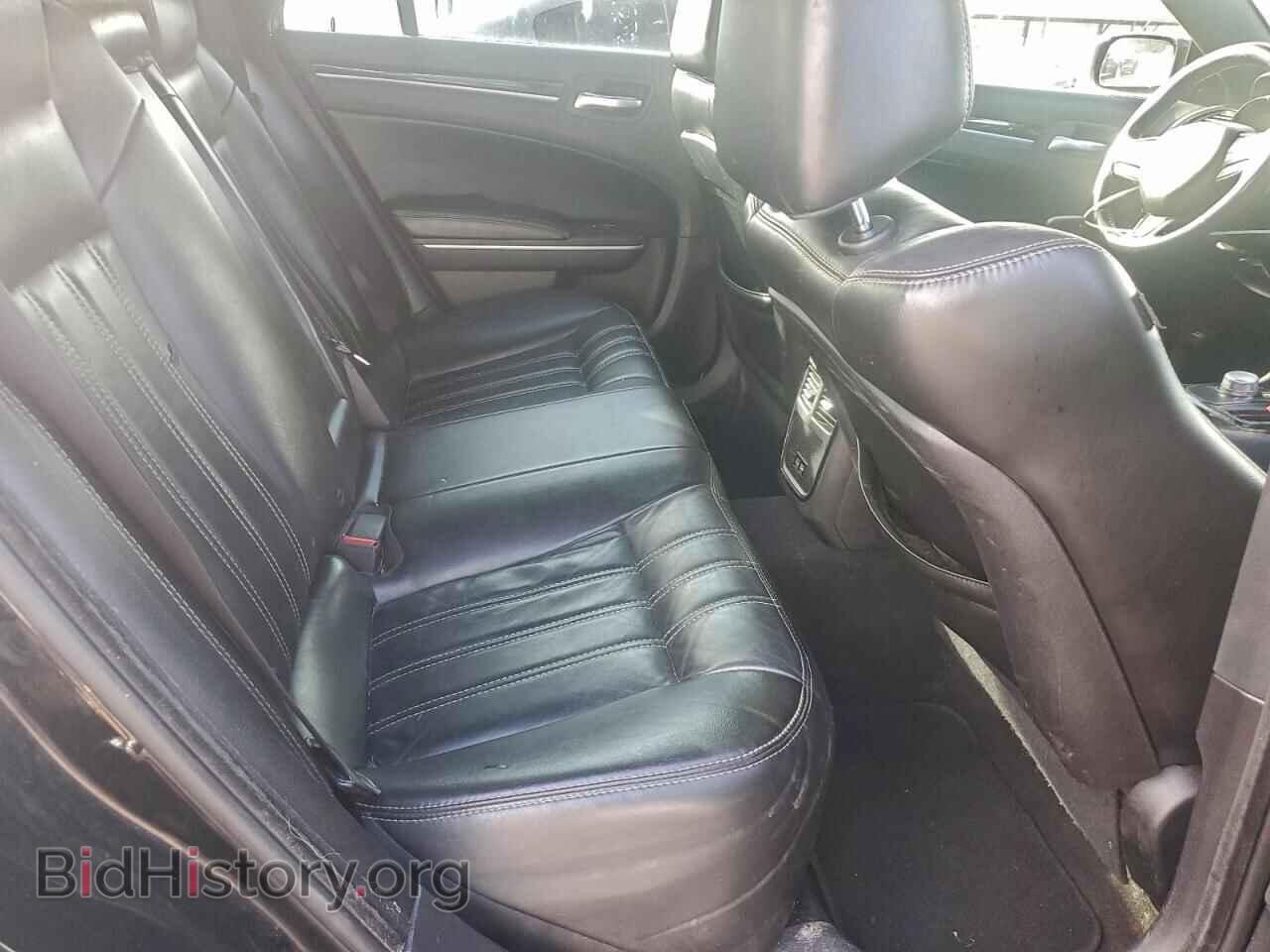 2019 CHRYSLER 300 - VIN: 2C3CCABG3KH625936 - Фото 10