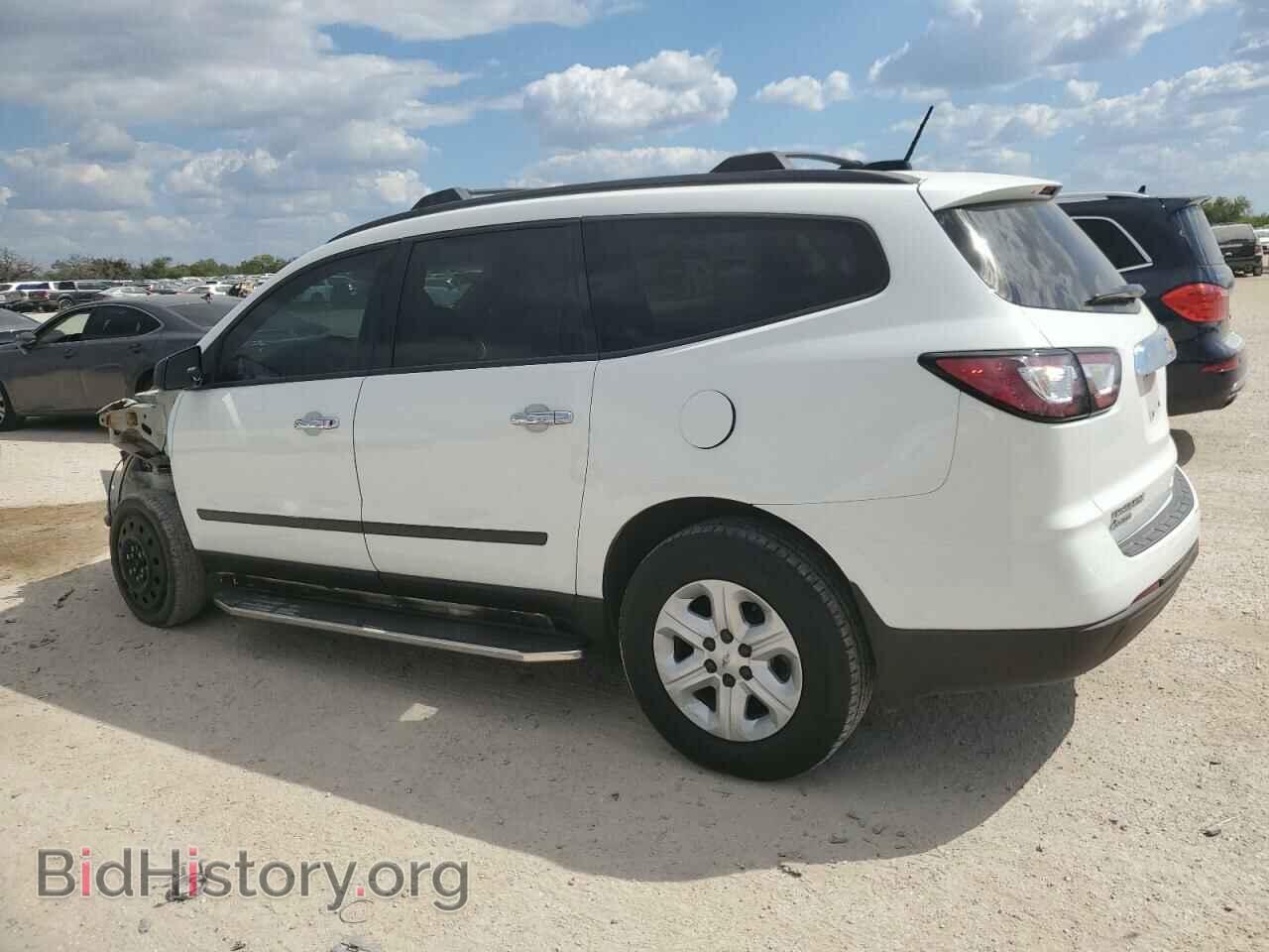 2017 CHEVROLET TRAVERSE - VIN: 1GNKRFKD0HJ271252 - Фото 2