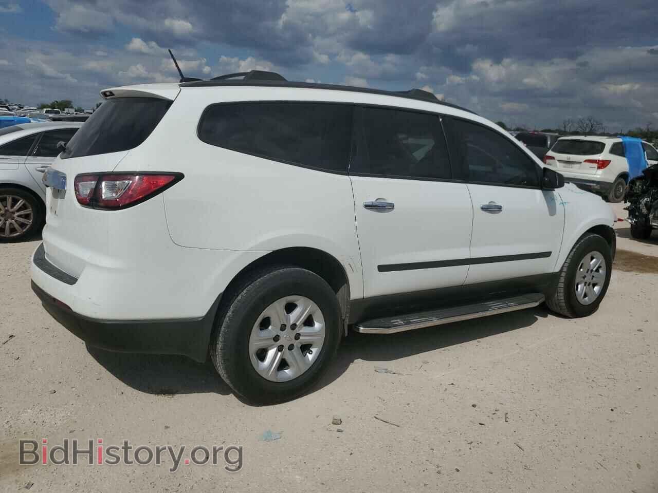 2017 CHEVROLET TRAVERSE - VIN: 1GNKRFKD0HJ271252 - Фото 3